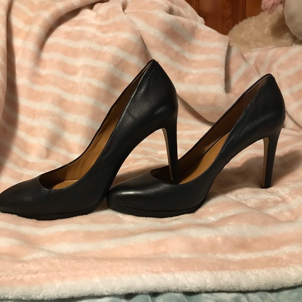 Used - Picture 2 of 4